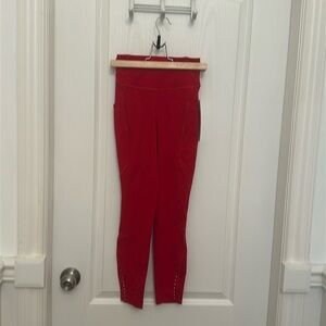 NWT Lululemon Fast and Free HR Tight 25” *Pockets
Size 2
DKRD